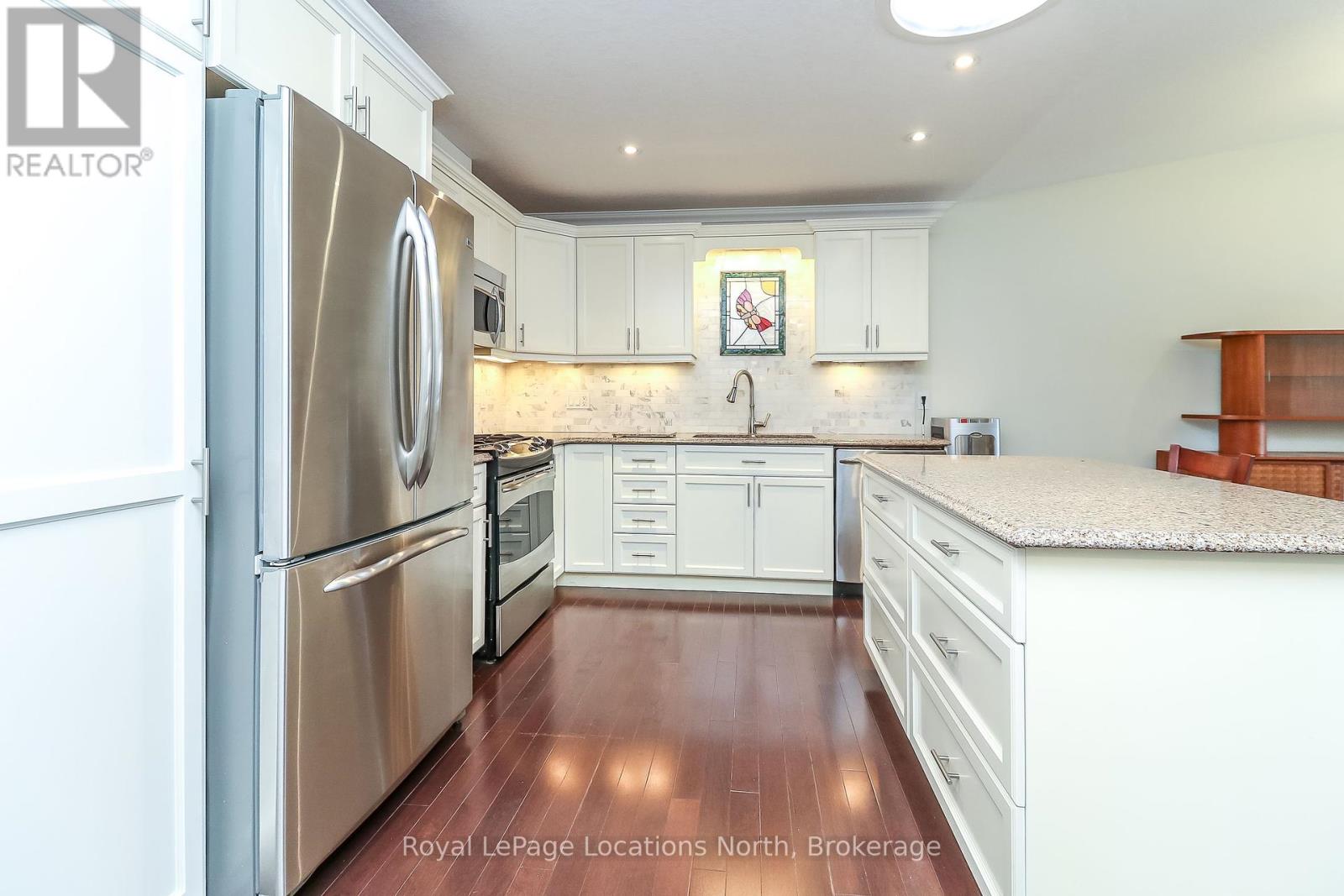 64 Greenway Drive, Wasaga Beach, Ontario  L9Z 2W9 - Photo 15 - S12073681