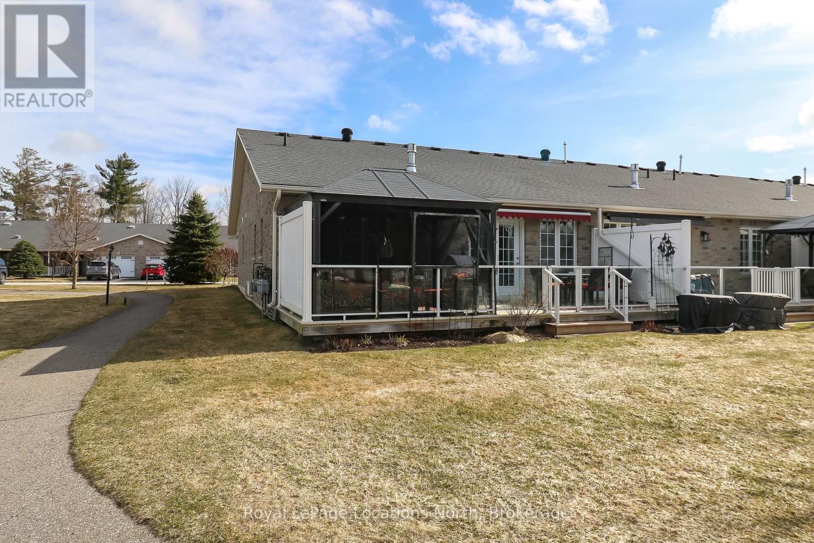 64 Greenway Drive, Wasaga Beach, Ontario  L9Z 2W9 - Photo 7 - S12073681