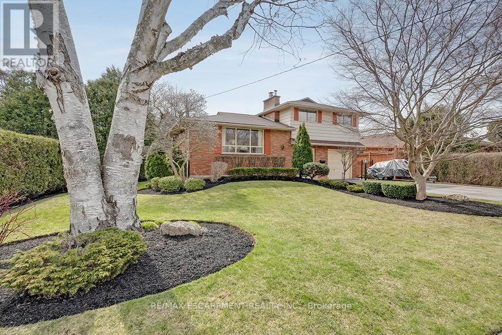 363 East Side Crescent, Burlington (Brant), Ontario  L7R 3G8 - Photo 3 - W12100541