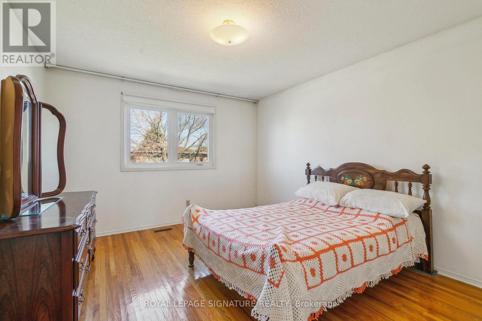 1613 Lewes Way, Mississauga, Ontario  L4W 3H5 - Photo 30 - W12100584