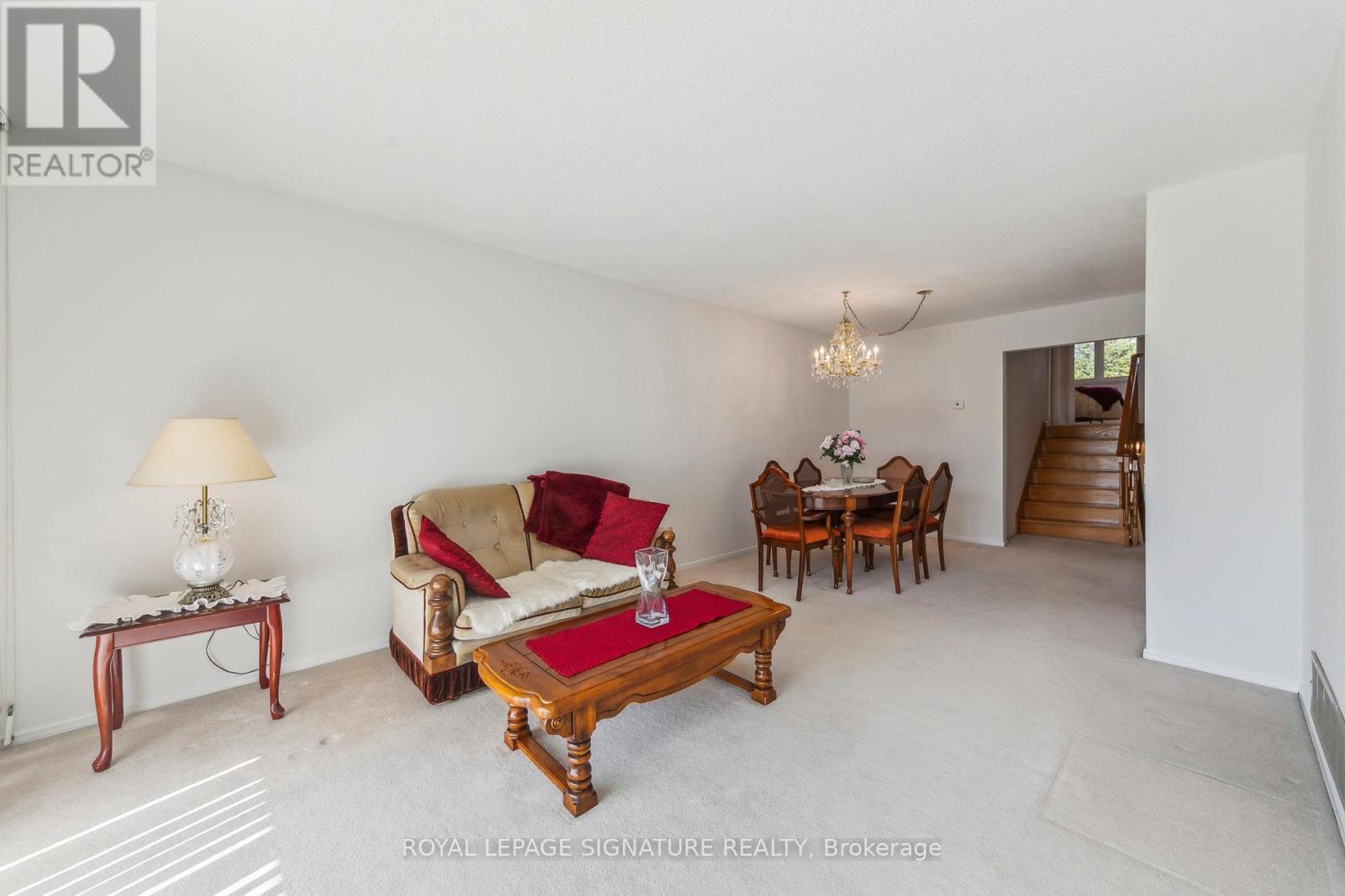 1613 Lewes Way, Mississauga, Ontario  L4W 3H5 - Photo 8 - W12100584