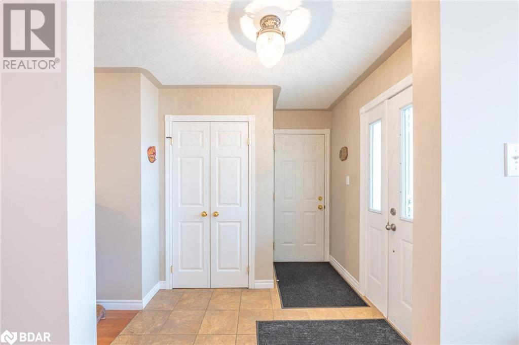 Property at 1638 RAVENWOOD Drive image 4