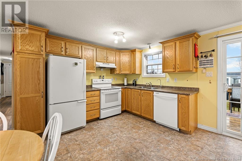 Property at 579 Champlain image 4