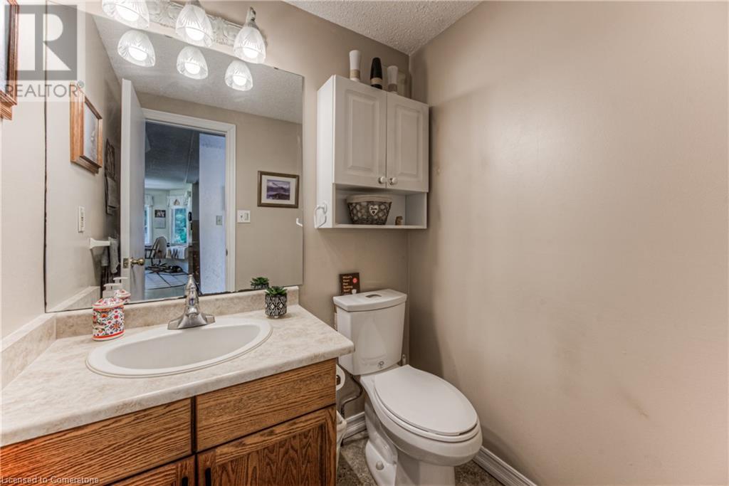Property at 422 FORESTLAWN Road image 5