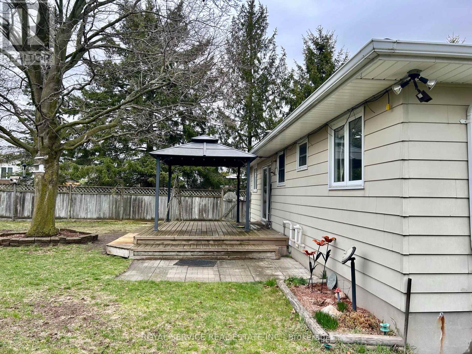 15 Payne Crescent, Port Hope, Ontario  L1A 3Y3 - Photo 3 - X12100652