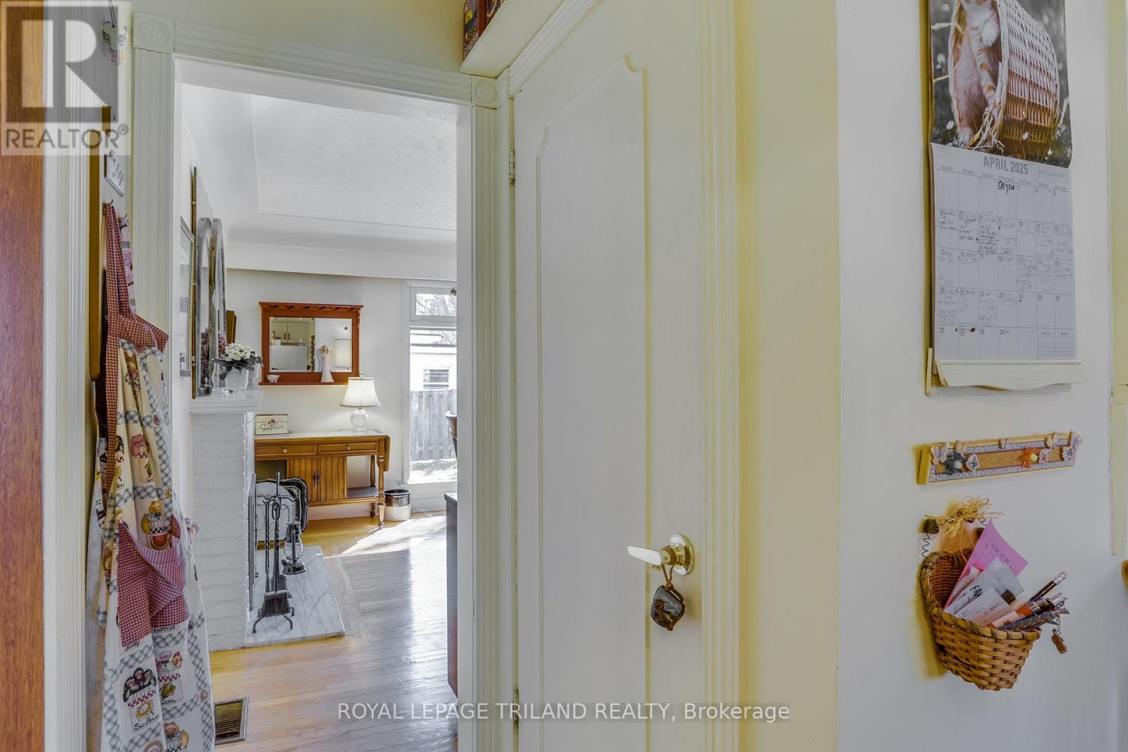 Photo 11 of 47 for 392 Colville Boulevard