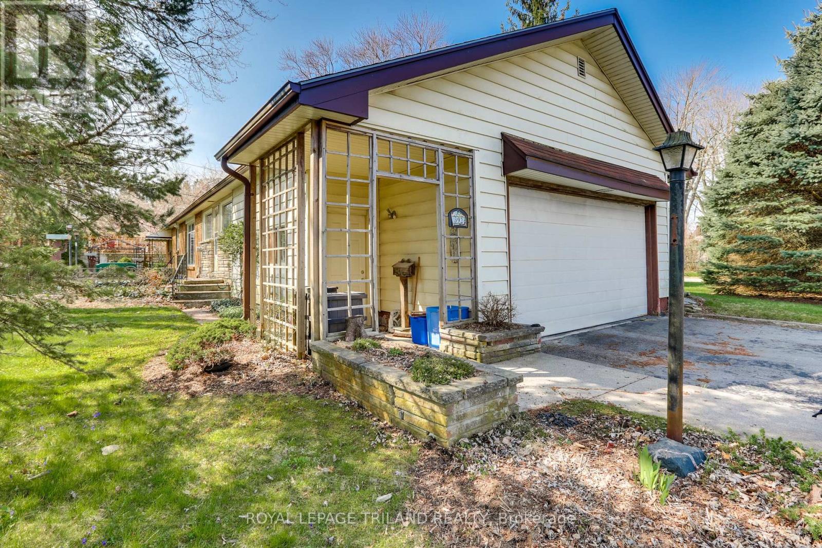 Photo 37 of 47 for 392 Colville Boulevard