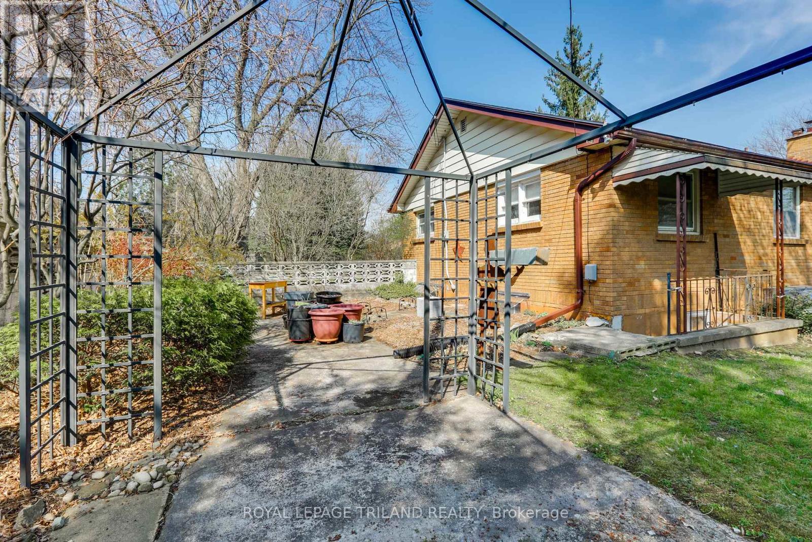 Photo 42 of 47 for 392 Colville Boulevard