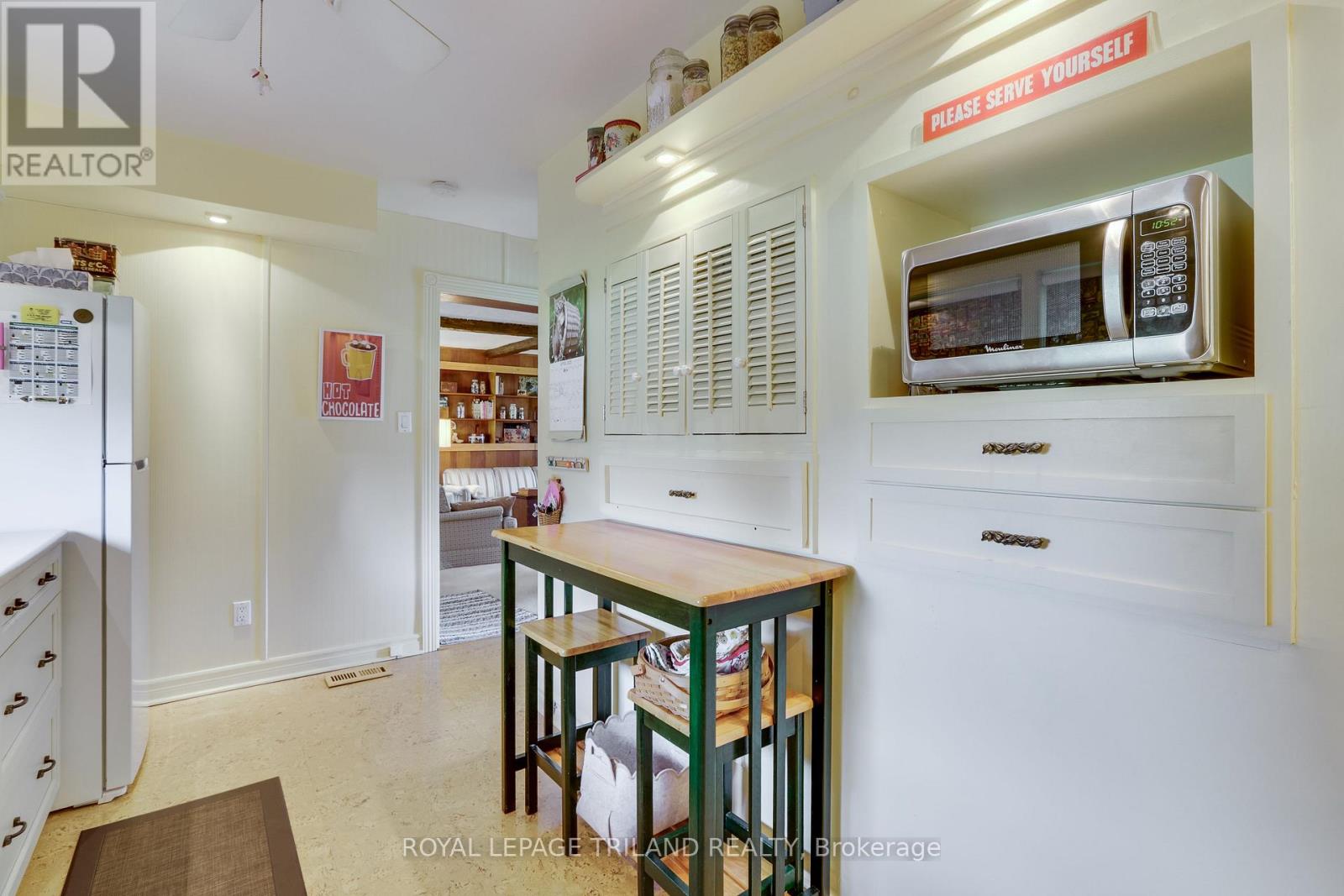 Photo 8 of 47 for 392 Colville Boulevard