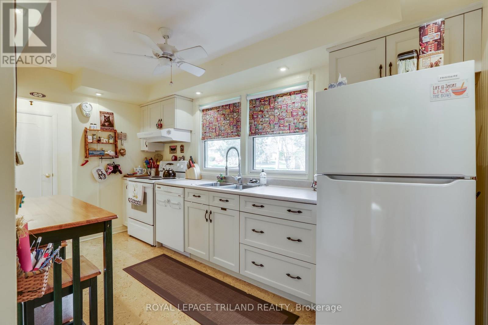 Photo 9 of 47 for 392 Colville Boulevard