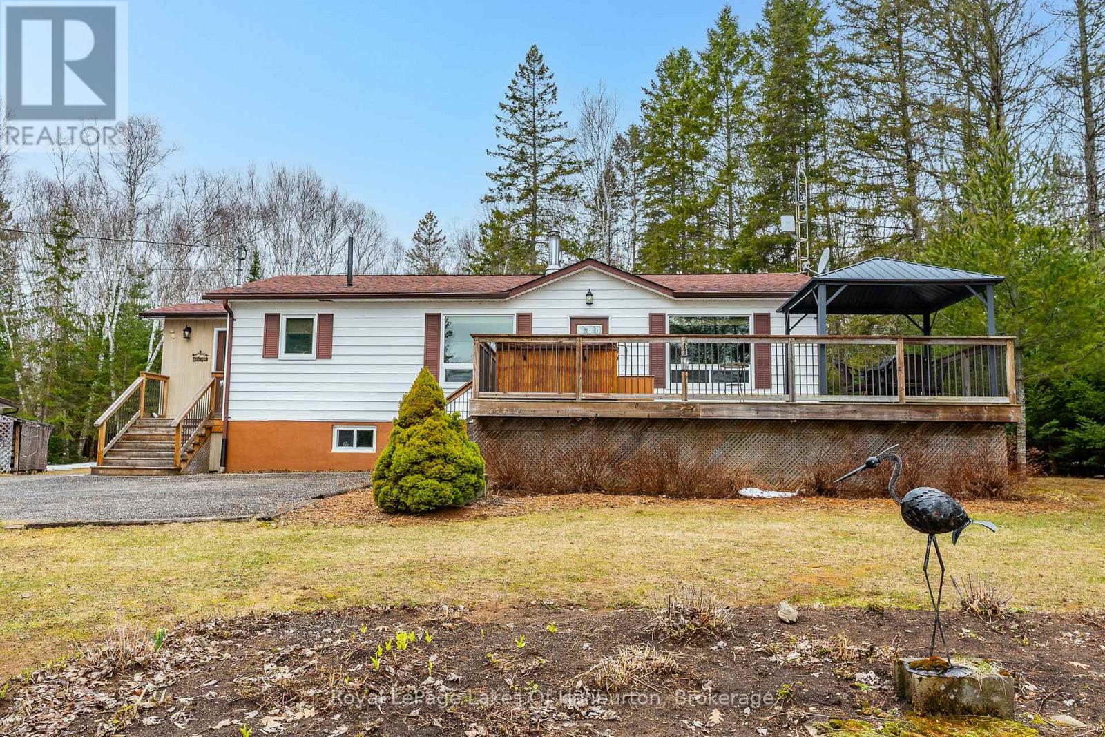 1293 Green Lake Road, Dysart Et Al, Ontario  K0M 1S0 - Photo 1 - X12095818