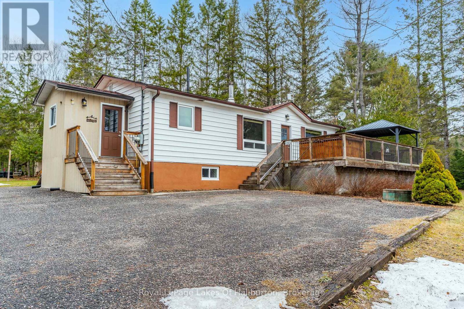 1293 Green Lake Road, Dysart Et Al, Ontario  K0M 1S0 - Photo 7 - X12095818