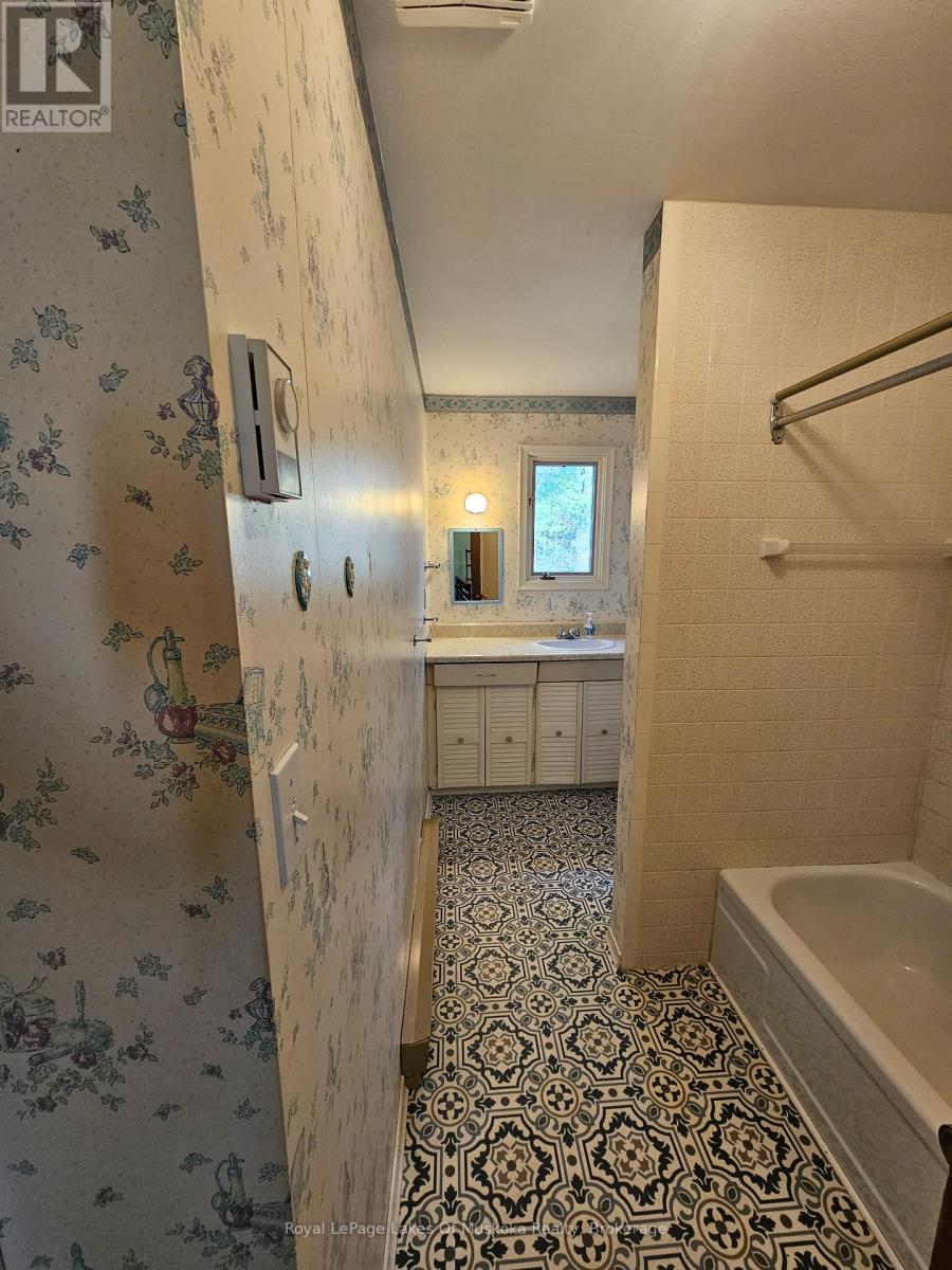 140 Beaumont Drive, Bracebridge, Ontario  P1L 1X2 - Photo 19 - X12100649
