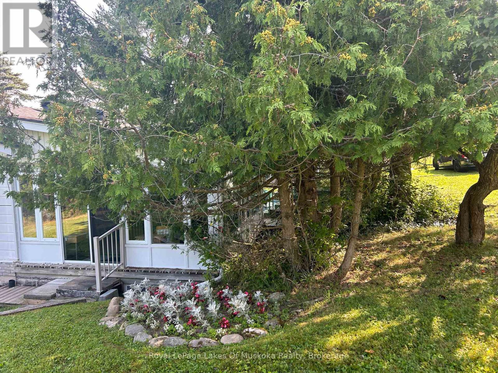 140 Beaumont Drive, Bracebridge, Ontario  P1L 1X2 - Photo 2 - X12100649