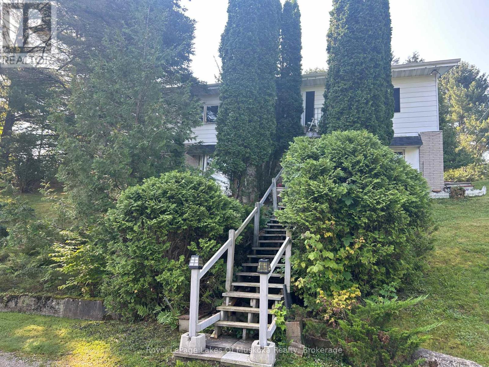 140 Beaumont Drive, Bracebridge, Ontario  P1L 1X2 - Photo 3 - X12100649