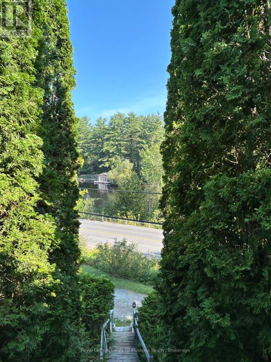 140 Beaumont Drive, Bracebridge, Ontario  P1L 1X2 - Photo 4 - X12100649