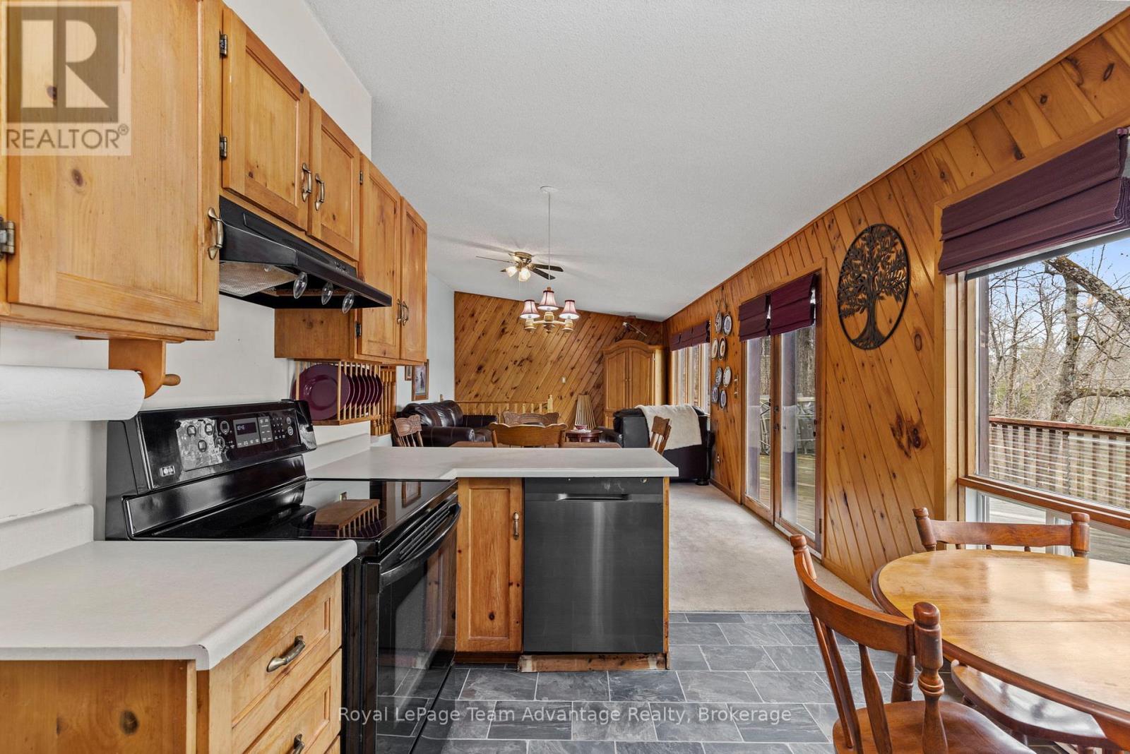 9 Smithpine Crescent, Mckellar, Ontario  P2A 2W7 - Photo 3 - X12100662