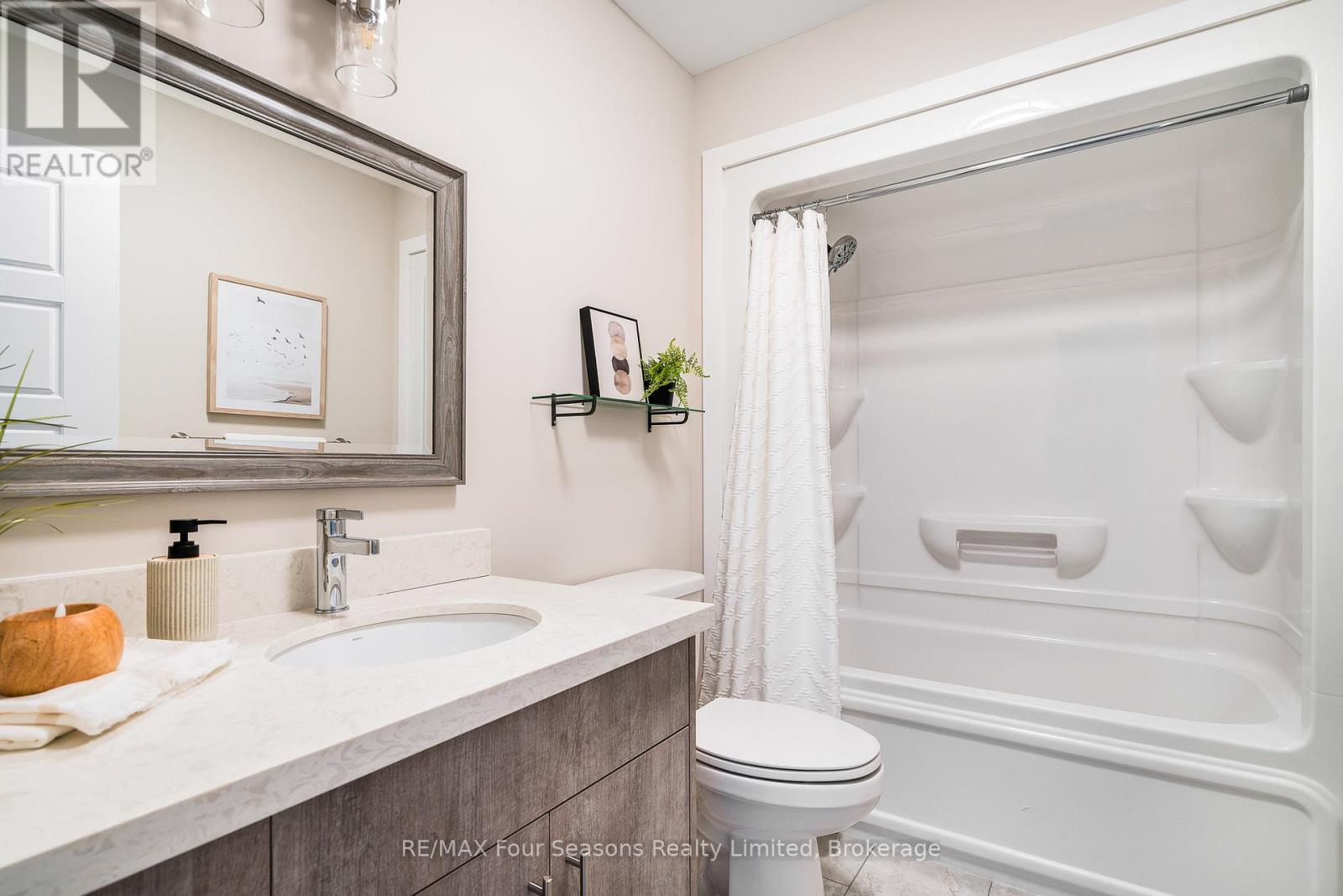 120 Warbler Way, Blue Mountains, Ontario  N0H 2P0 - Photo 26 - X12100698