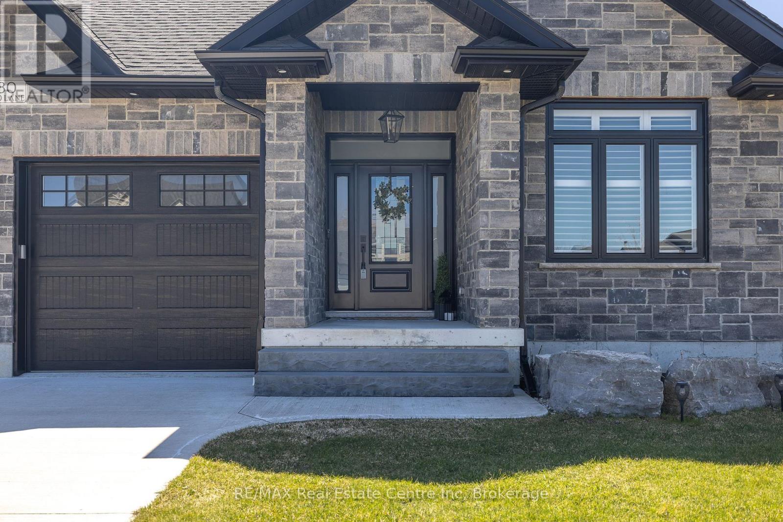 430 Keeso Lane, North Perth, Ontario  N2W 0J3 - Photo 6 - X12100768