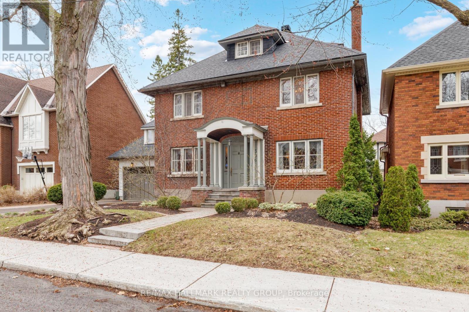 Property at 396 HURON AVENUE S image 1