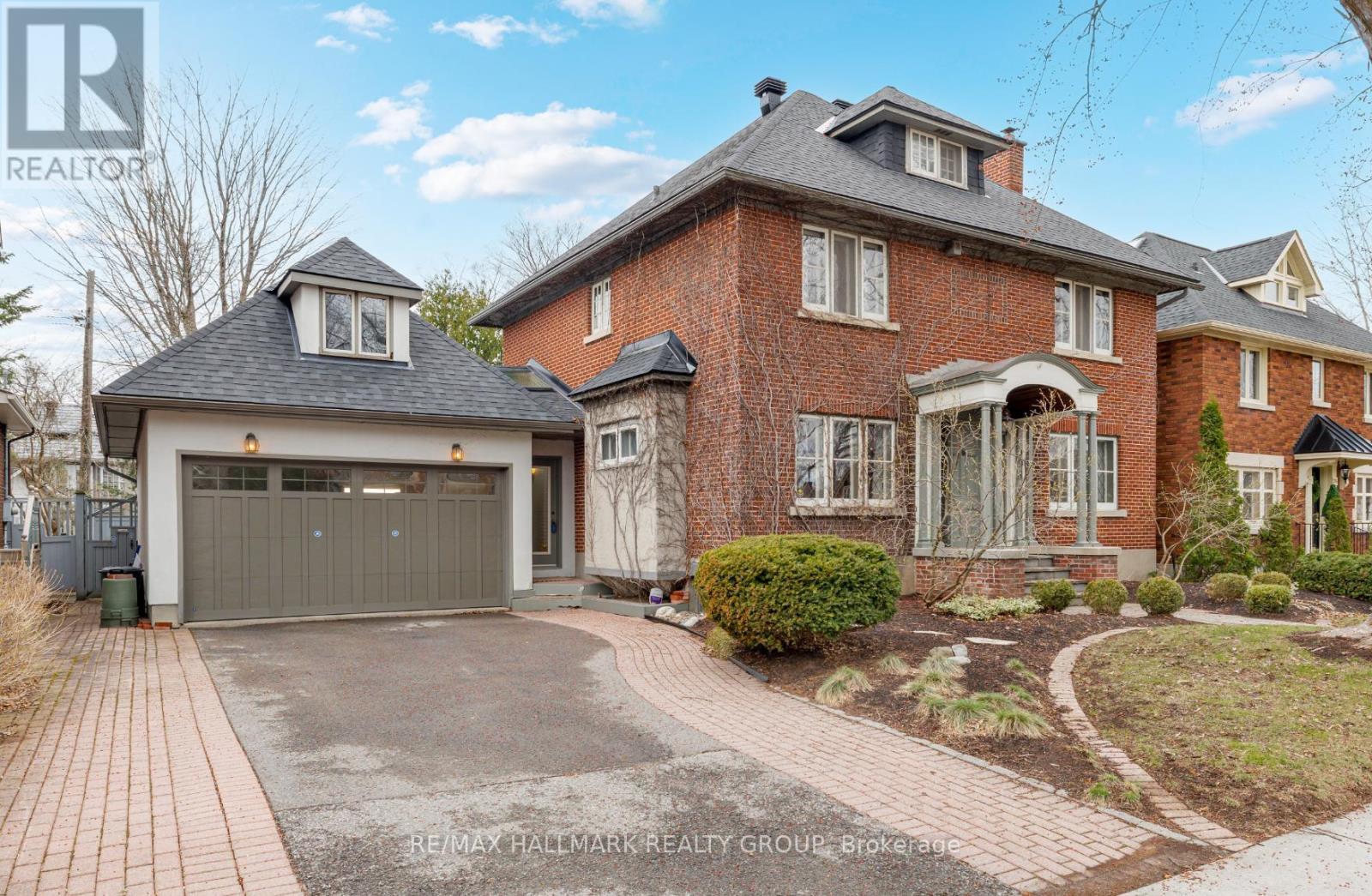 Property at 396 HURON AVENUE S image 2