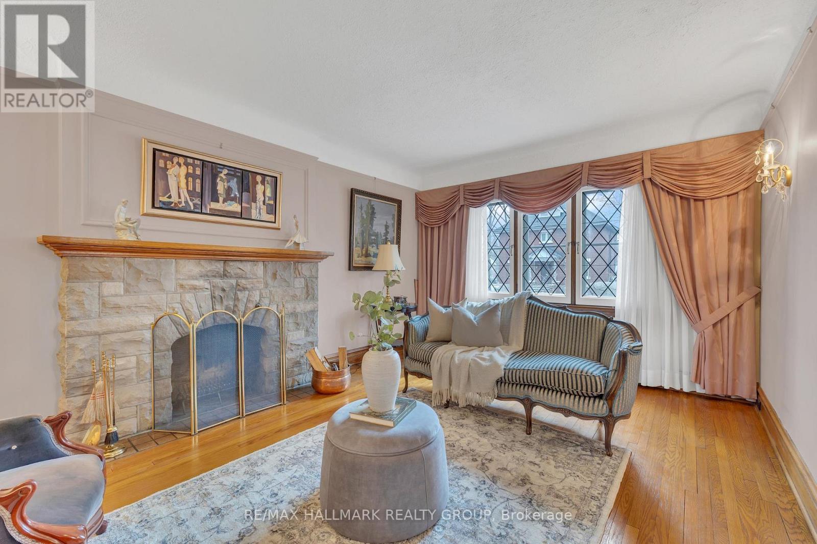 Property at 396 HURON AVENUE S image 3