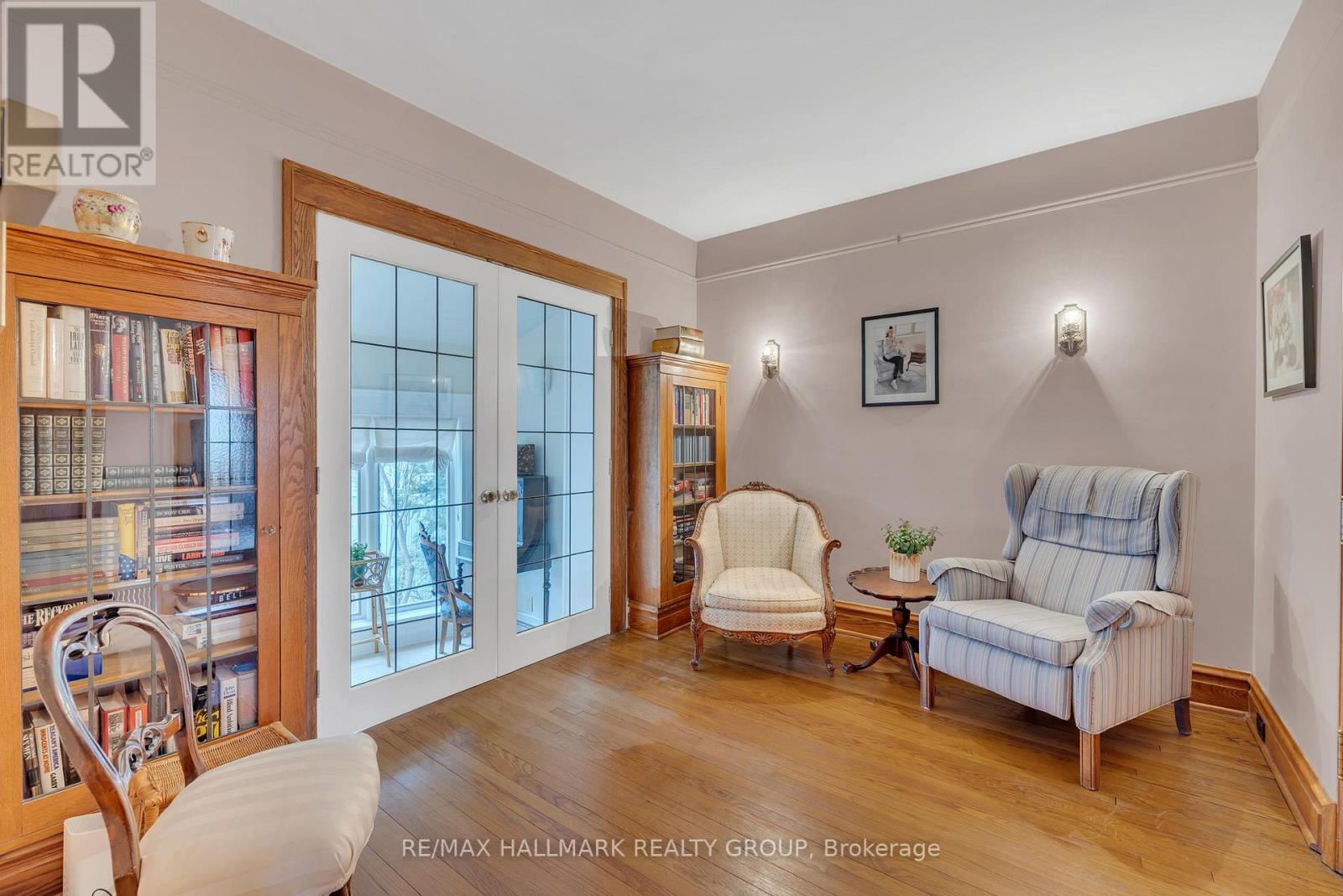 Property at 396 HURON AVENUE S image 5