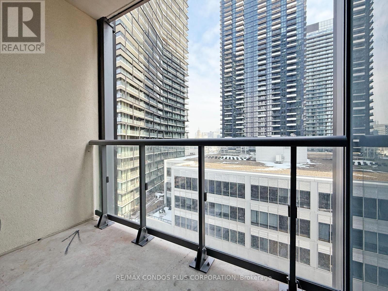 1305 - 108 Peter Street, Toronto (Waterfront Communities), Ontario  M5V 0W2 - Photo 9 - C12100754