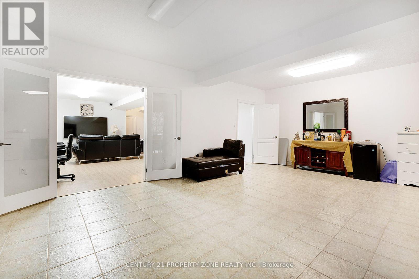 9 Haywood Drive, Brampton (Credit Valley), Ontario  L6X 0W1 - Photo 34 - W12100704