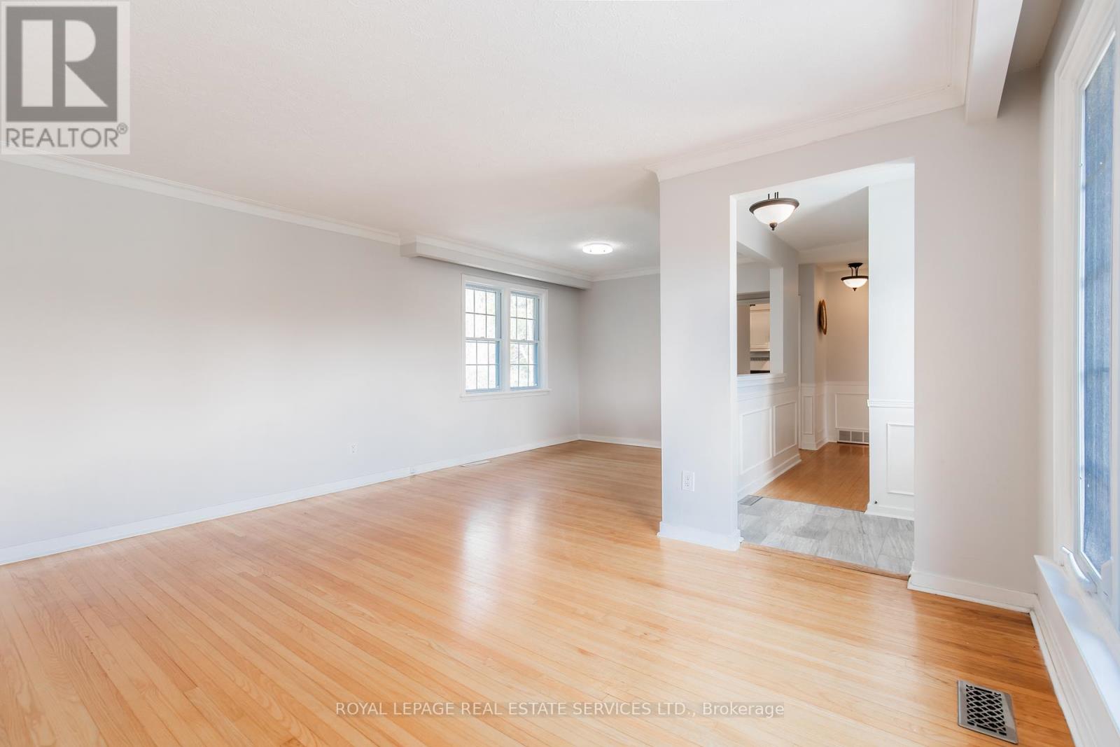 Main - 244 Snowden Road, Oakville, Ontario  L6L 3X5 - Photo 10 - W12100706