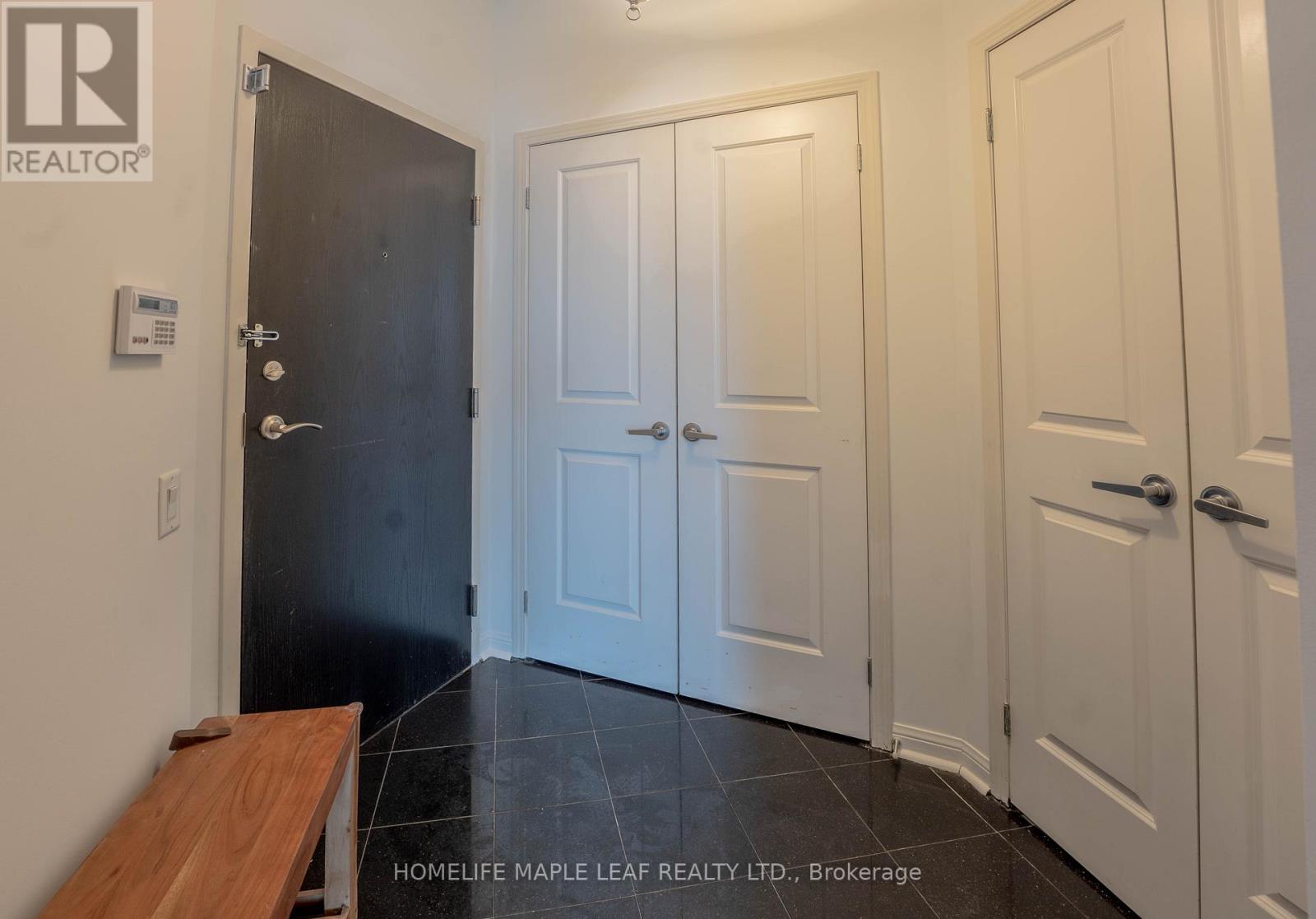 606 - 15 Windermere Avenue, Toronto (High Park-Swansea), Ontario  M6S 5A2 - Photo 11 - W12100772