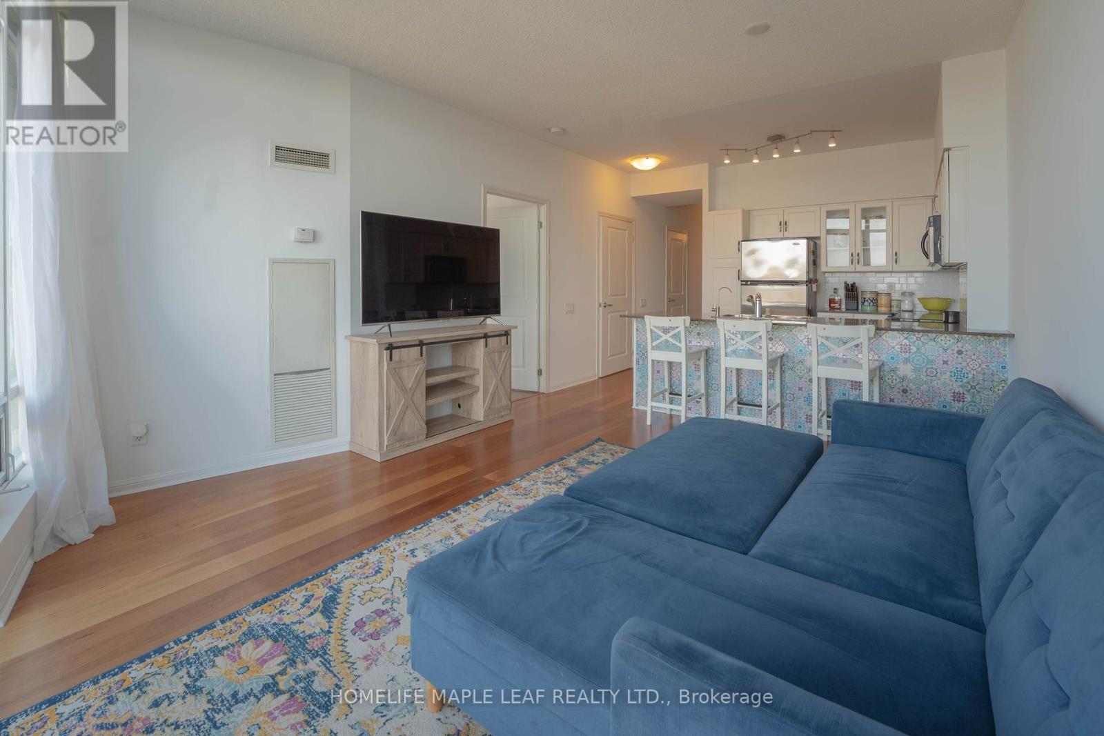 606 - 15 Windermere Avenue, Toronto (High Park-Swansea), Ontario  M6S 5A2 - Photo 2 - W12100772