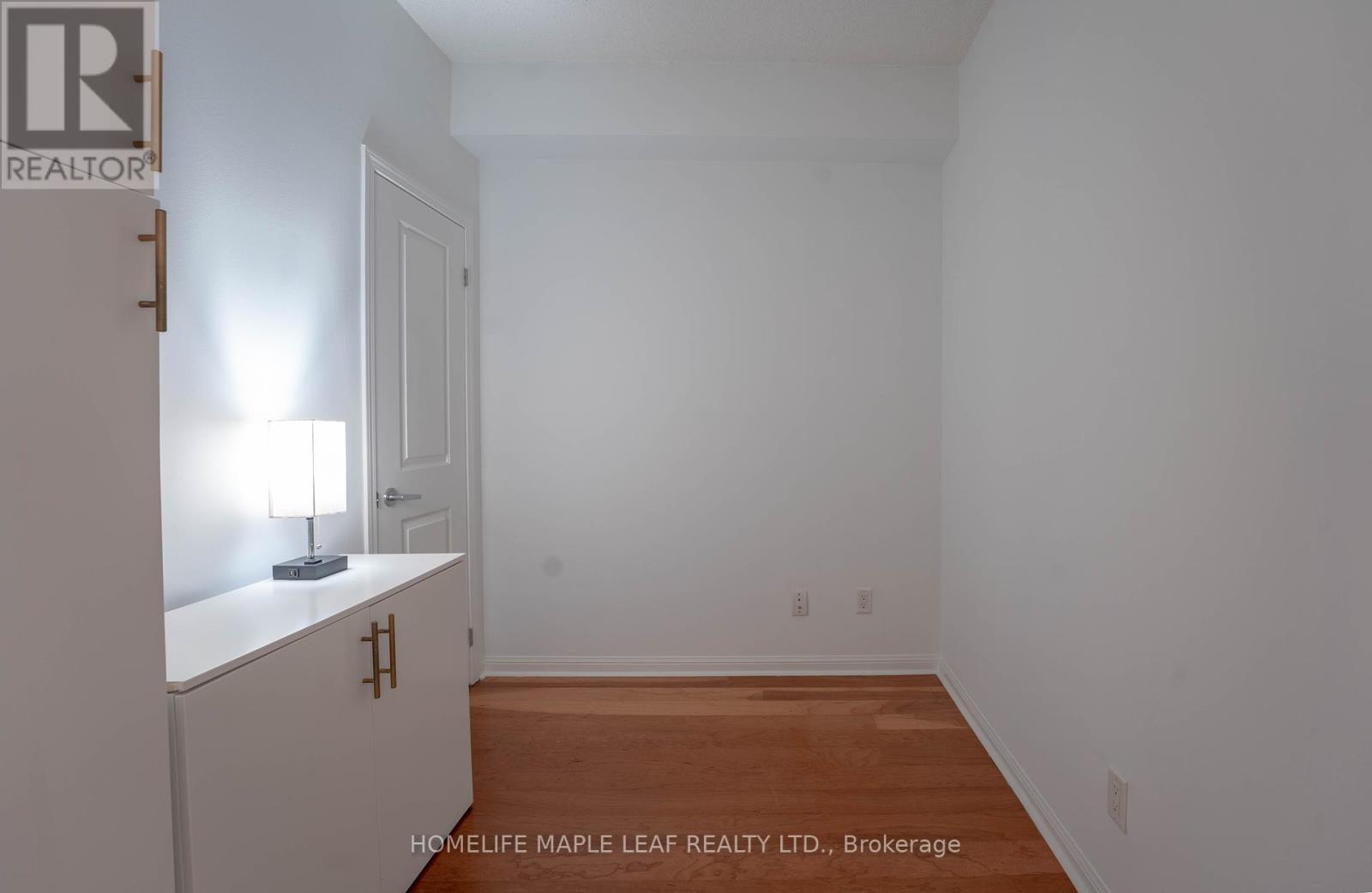 606 - 15 Windermere Avenue, Toronto (High Park-Swansea), Ontario  M6S 5A2 - Photo 9 - W12100772