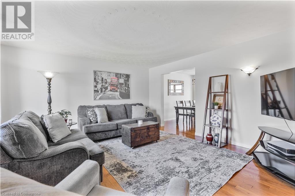Property at 5 KINTYRE Court image 5