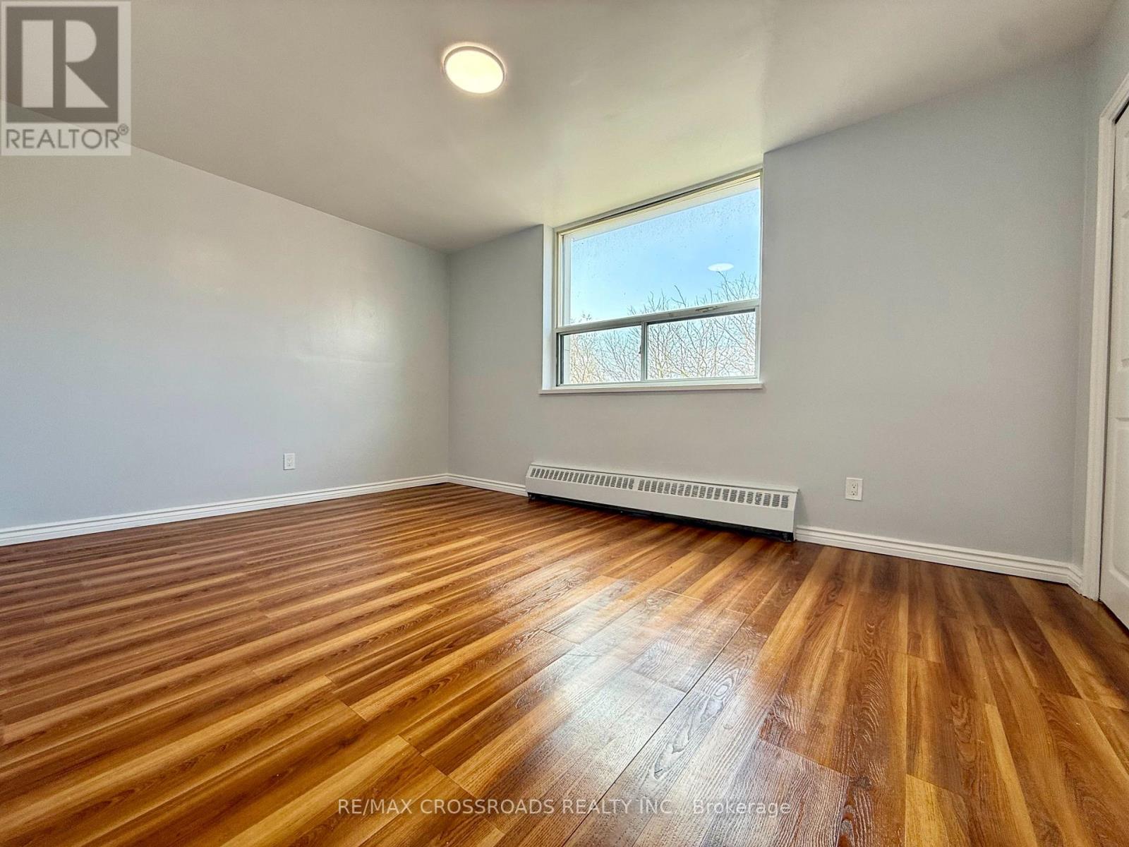 502 - 363 Lakeshore Road E, Mississauga, Ontario  L5G 1H7 - Photo 10 - W12100827