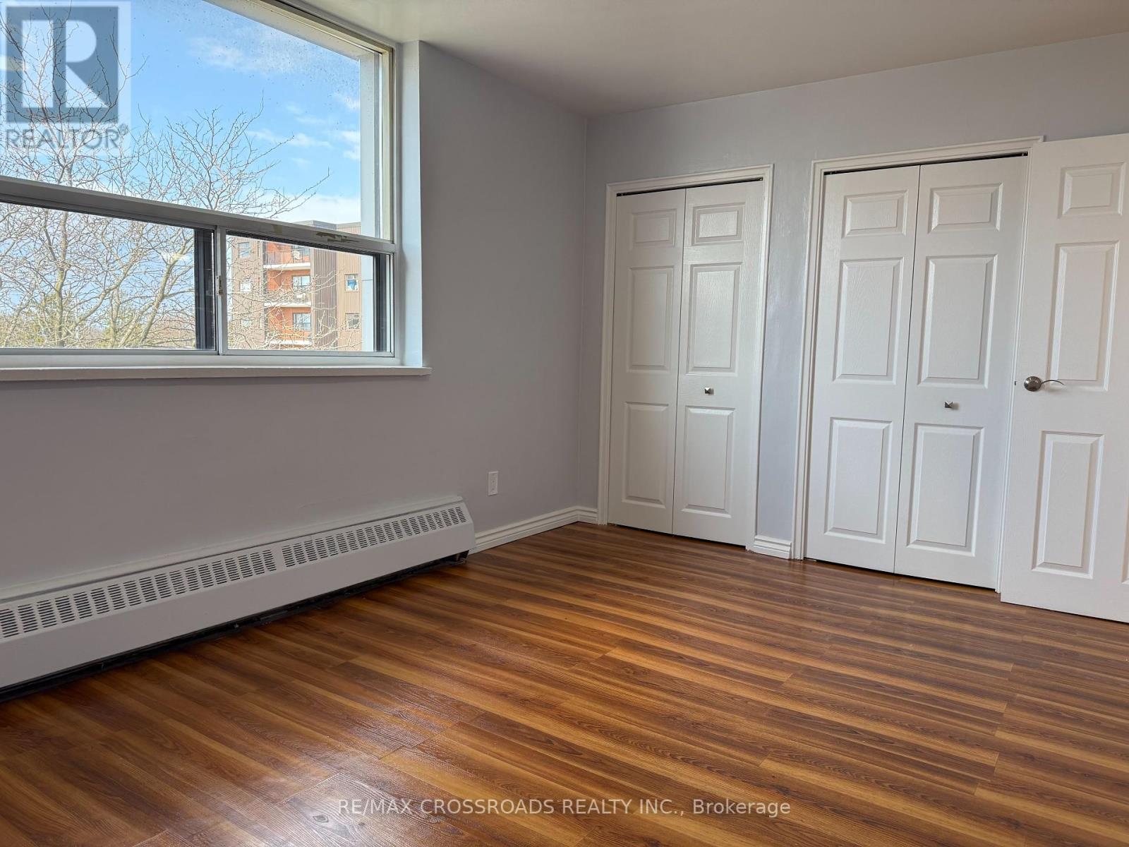 502 - 363 Lakeshore Road E, Mississauga, Ontario  L5G 1H7 - Photo 4 - W12100827