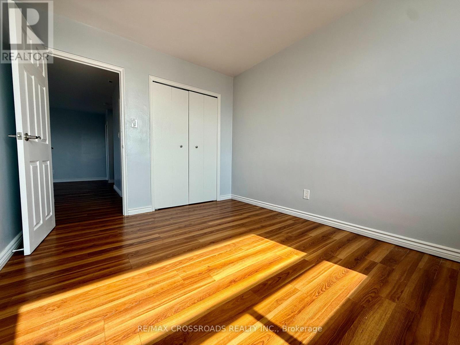 502 - 363 Lakeshore Road E, Mississauga, Ontario  L5G 1H7 - Photo 8 - W12100827