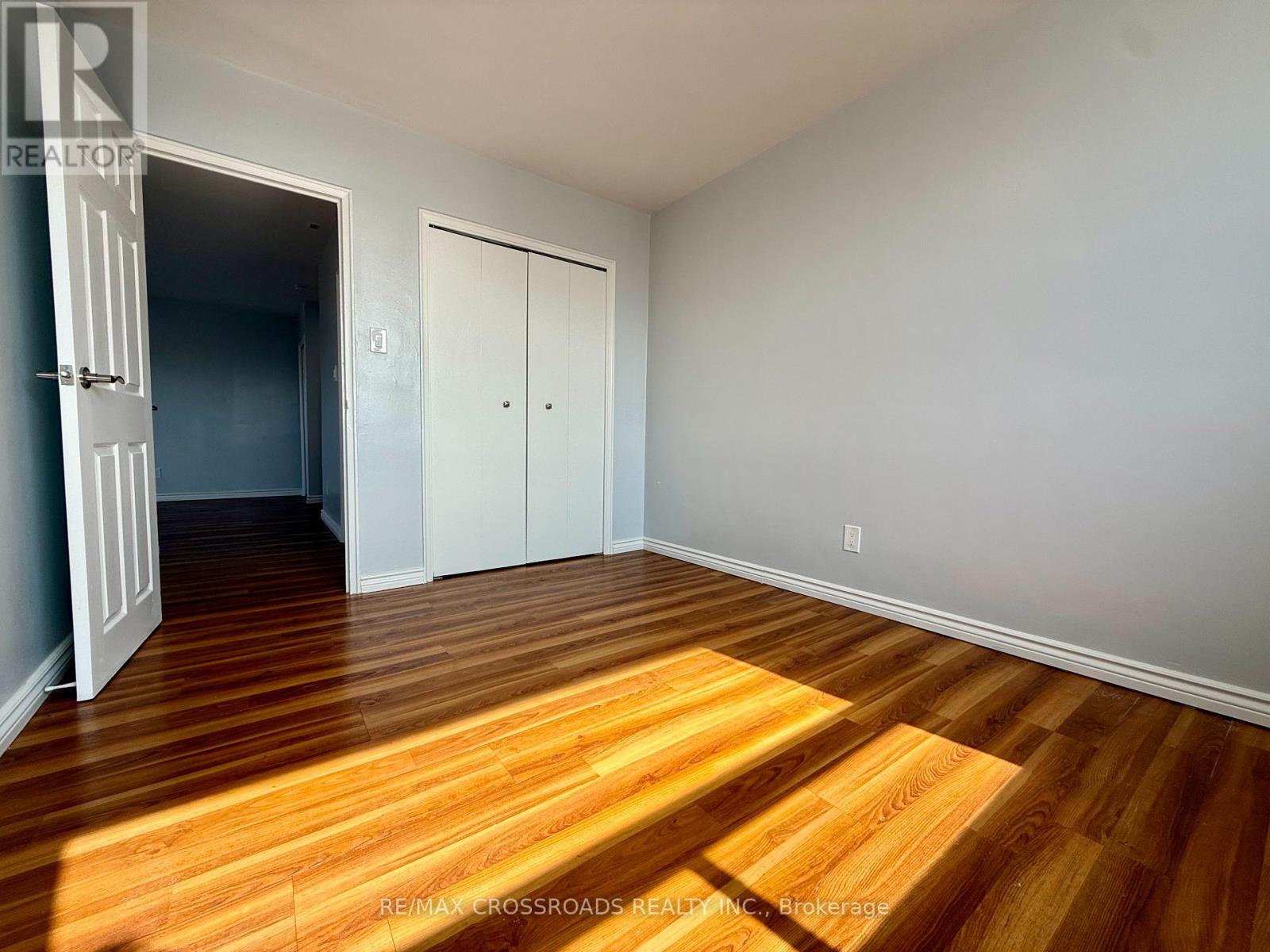 502 - 363 Lakeshore Road E, Mississauga, Ontario  L5G 1H7 - Photo 9 - W12100827