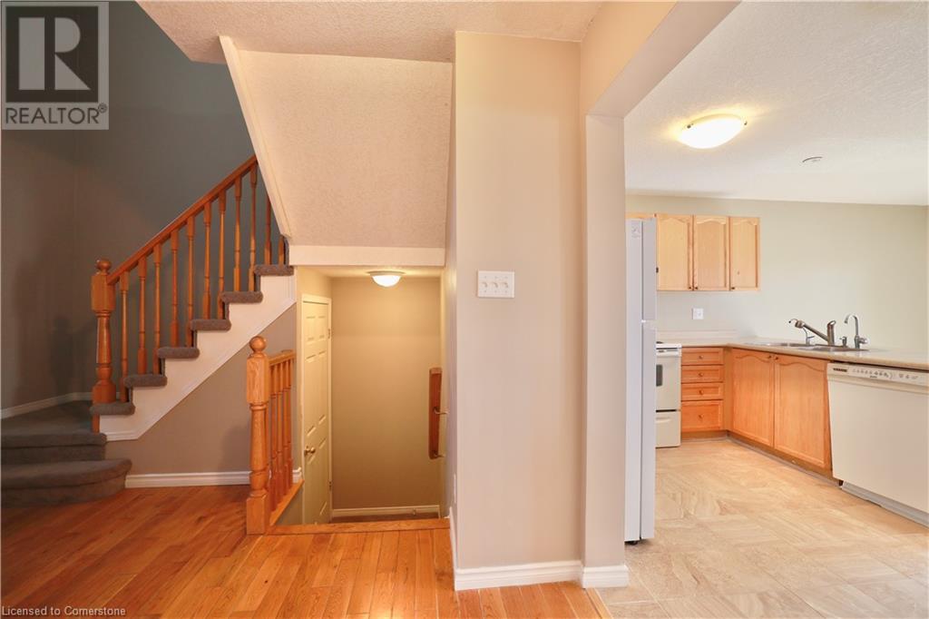 Property at 747 KARLSFELD Road image 5