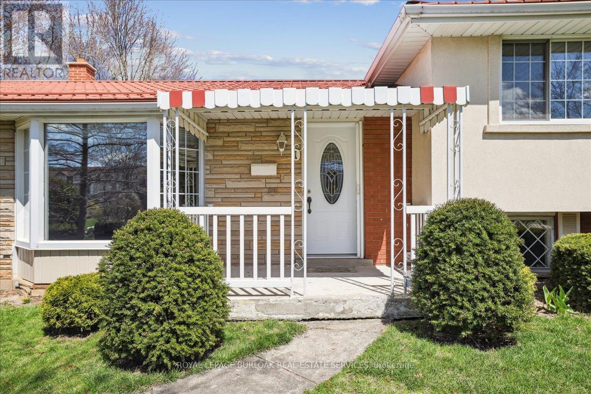 Property at 1 WESTVIEW CRESCENT image 4