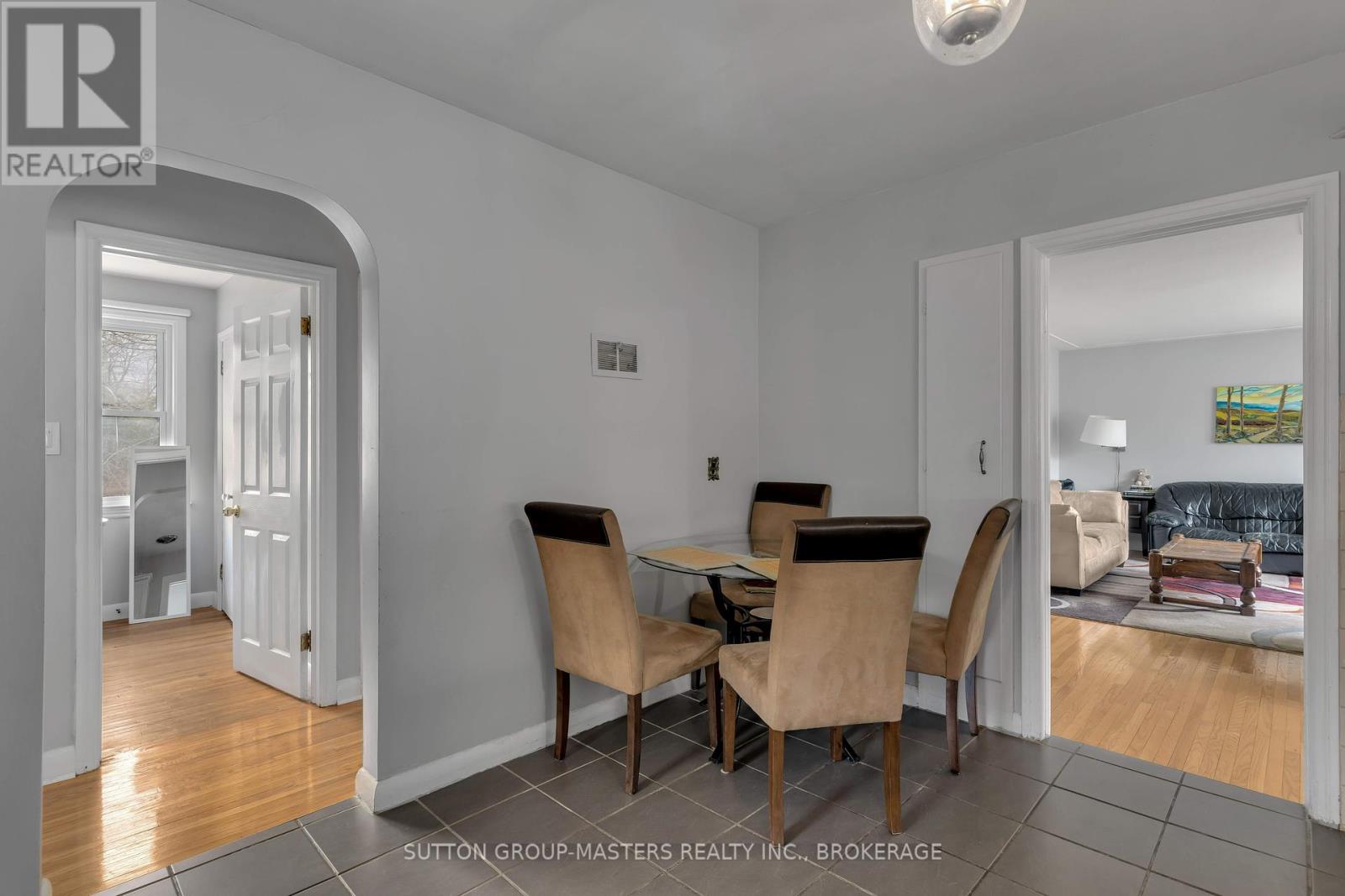 250 Yonge Street, Kingston, Ontario  K7M 1G5 - Photo 11 - X12100842