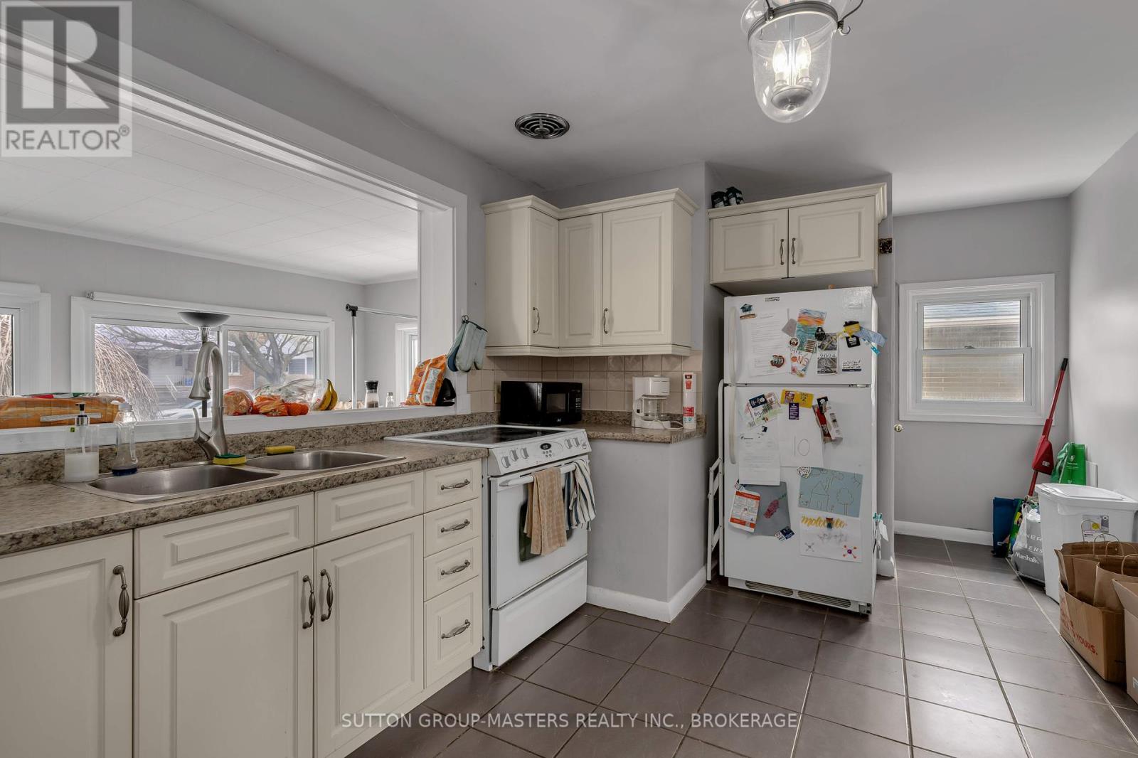 250 Yonge Street, Kingston, Ontario  K7M 1G5 - Photo 12 - X12100842