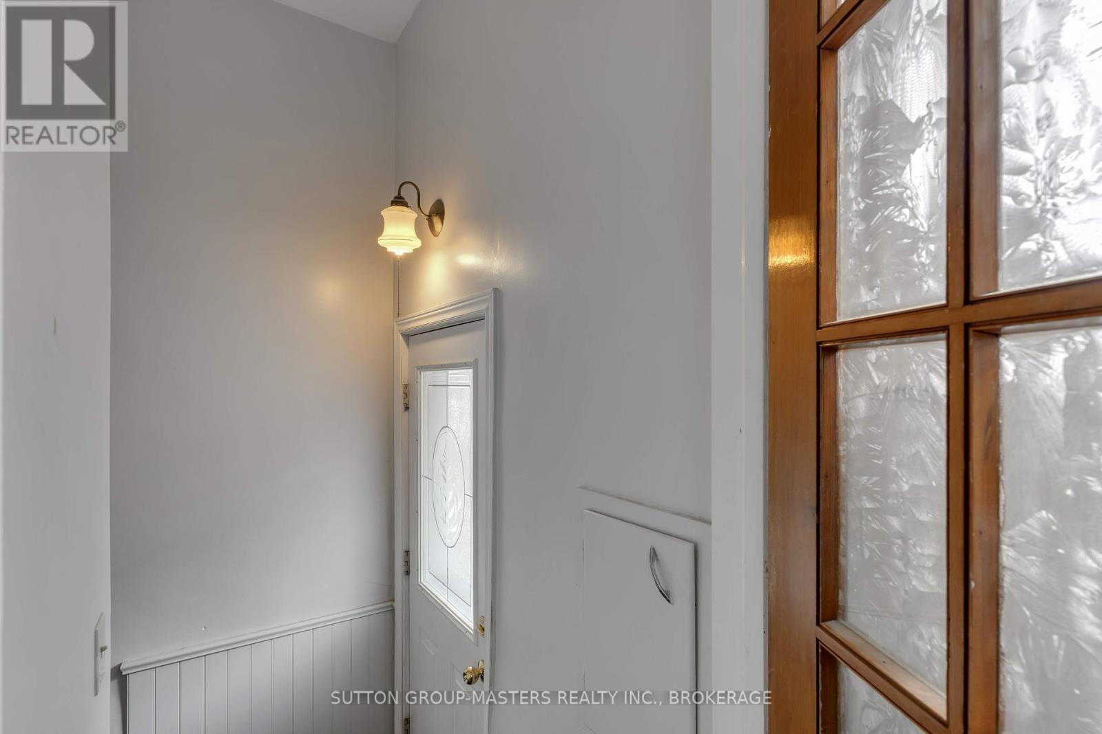 250 Yonge Street, Kingston, Ontario  K7M 1G5 - Photo 23 - X12100842
