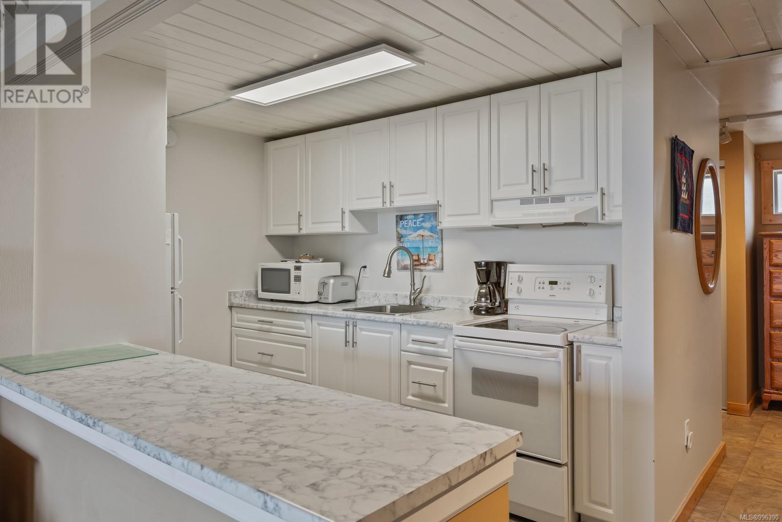 220 3295 Island Hwy W, Qualicum Beach, British Columbia  V9K 2C6 - Photo 16 - 996390