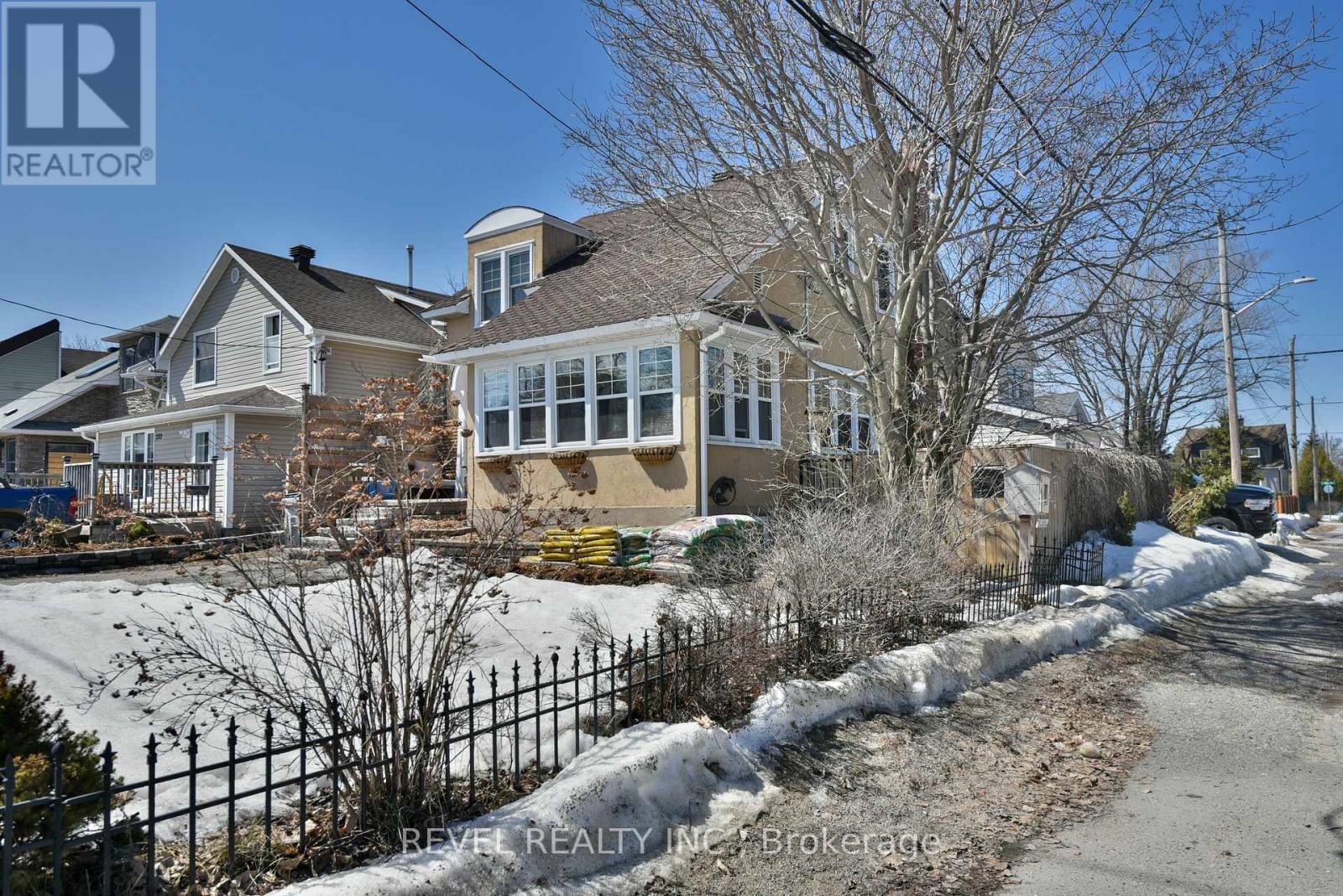 Property at 335 TOKE STREET image 2