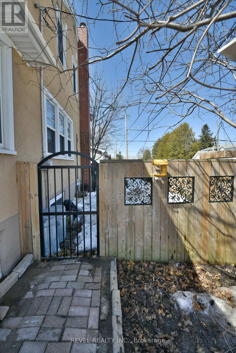 Property at 335 TOKE STREET image 4