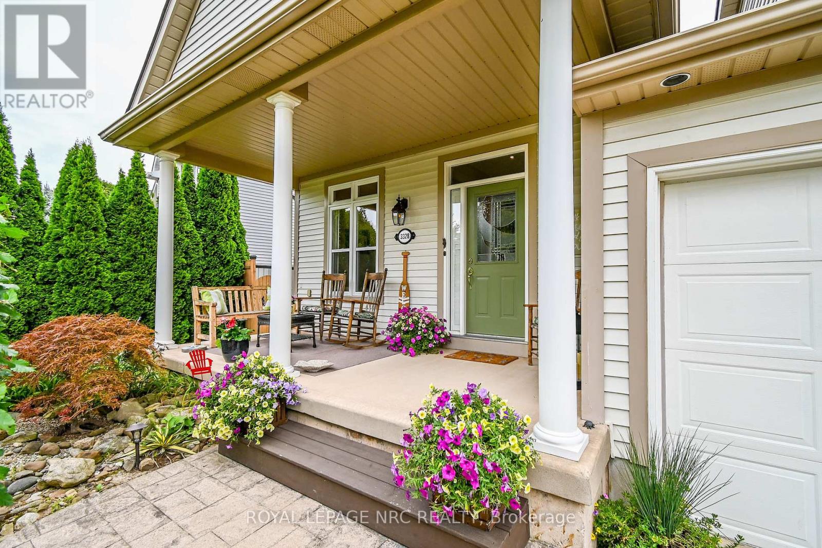 Property at 3328 DUSTAN STREET image 4