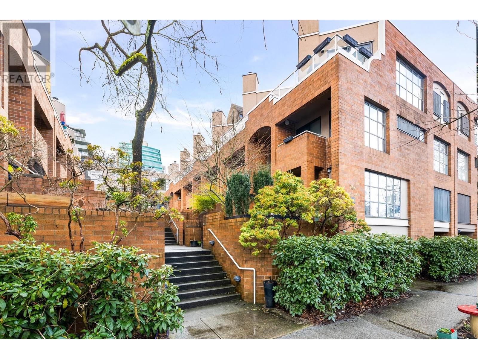 Property at 10 744 W 7TH AVENUE image 1