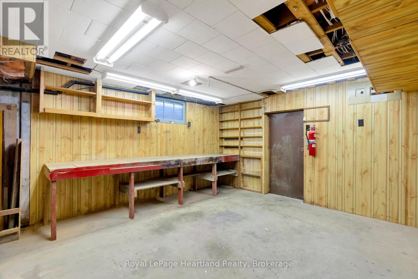 542 Angus Street, North Huron, Ontario  N0G 2W0 - Photo 32 - X12100864