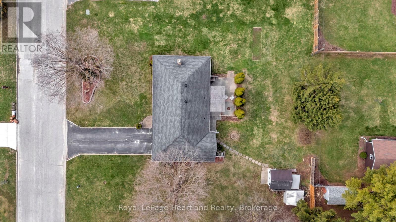 542 Angus Street, North Huron, Ontario  N0G 2W0 - Photo 43 - X12100864